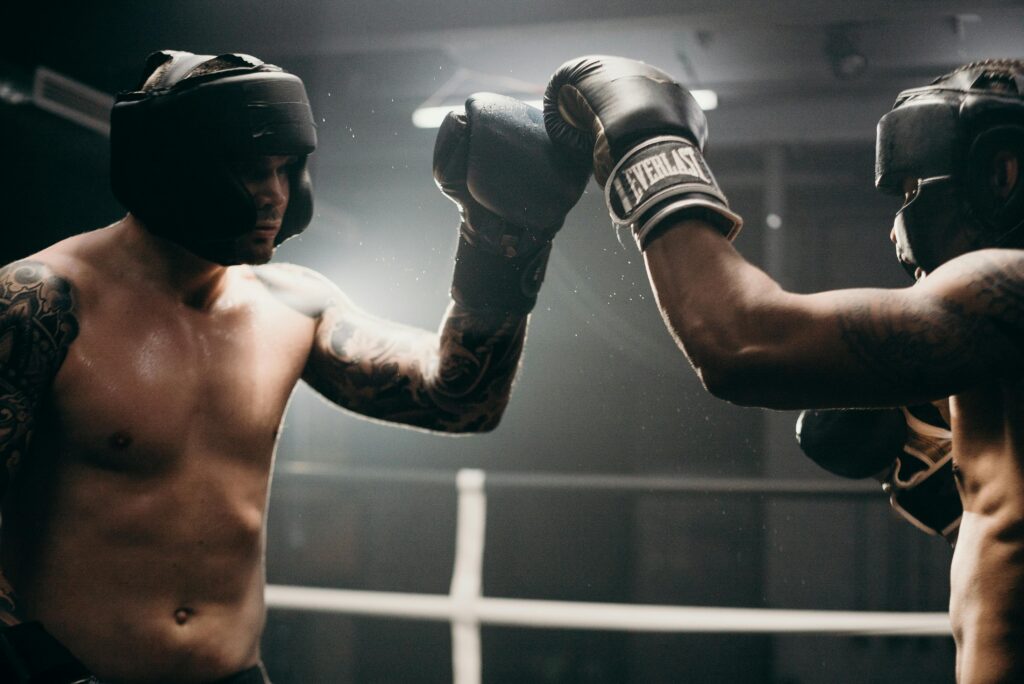 golpes de boxeo básicos en entrenamiento